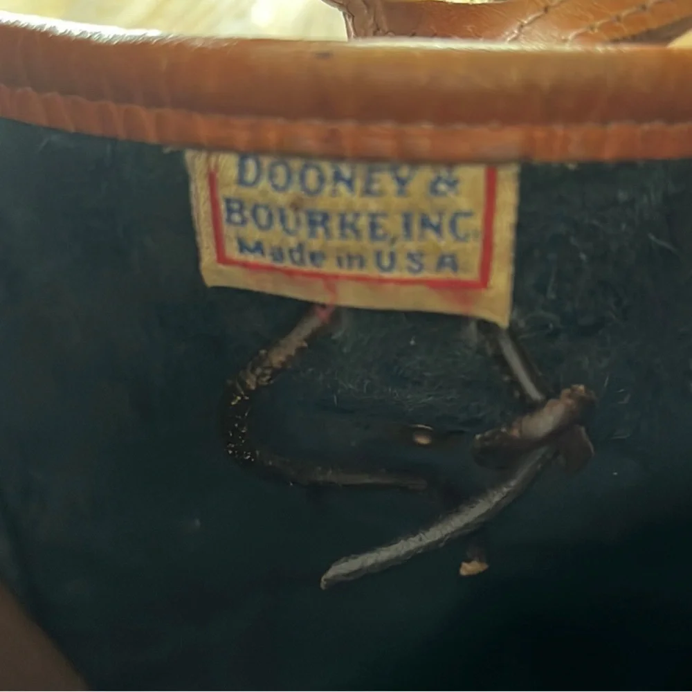 VINTAGE DOONEY & BOURKE SATCHEL R729 NAVY/BRITISH TAN TRIM - Picture 12 of 16